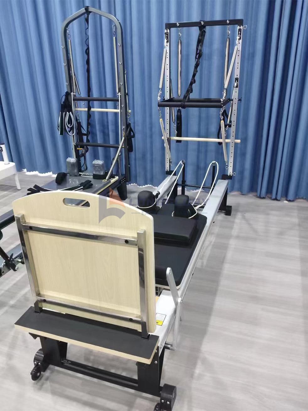 Aluminum Pilates Reformer With Half Tower